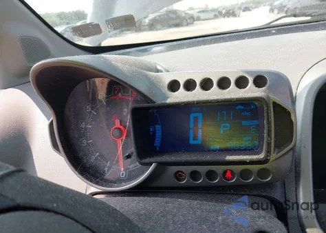 2014 Chevrolet Sonic Lt Auto z USA, uszkodzony, nr VIN 1G1JC6SGXE4212356